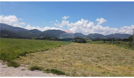 OPORTUNIDADE em Joanopolis,Lote de 1000 m² , à dois minutos da represa, vista para as montanhas.