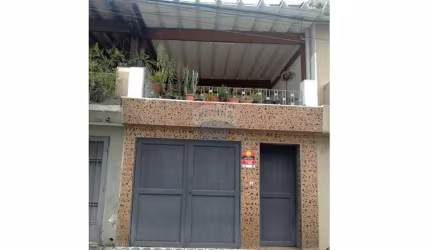 EXECELENTE OPORTUNIDADE!!! REDUZIMOS O VALOR!!! Lindo Sobrado Impecável a VENDA !!!! com 2 Dormitórios em Bairro Tradicional e Tranquilo...