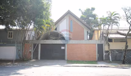 Casa à Venda - 4 Quartos, 390 m² no Jardim Morumbi
