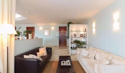 Apartamento reformado à venda na Aclimação — 168m², 3 suítes, 2 vagas fixas e vista espetacular!