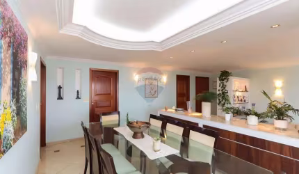 Apartamento reformado à venda na Aclimação — 168m², 3 suítes, 2 vagas fixas e vista espetacular!