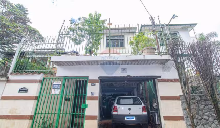 Casa espaçosa: 3 dormitórios, quintal, edícula e 2 vagas no Campo Belo