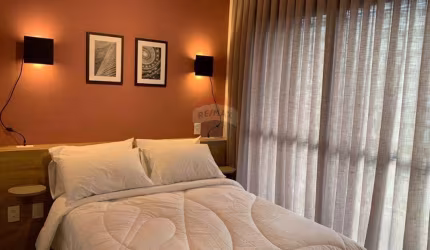 Studio Mobiliado com Varanda, decoração moderna e localização privilegiada