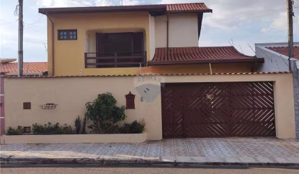 SOBRADO COM 3 SUITES SENDO 1 MASTER VIA NORTE