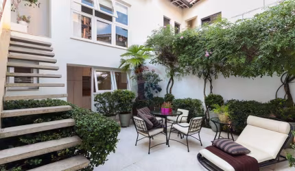 Casa com 2 dorm, 1 suíte (+ 1 dorm/ateliê), Lareira, Solarium e Quintal / 2 Vagas / 155 m² úteis - Campo Belo