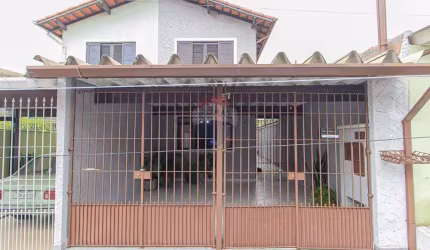 Casa à venda 3 dorm, 2 banheiros, 2 vagas, Interlagos, São Paulo