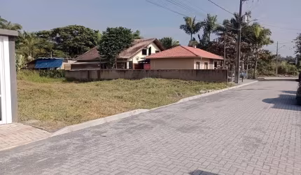 TERRENO C/ ÁREA DE 624M2 (24x26m) - BALN. PICARRAS