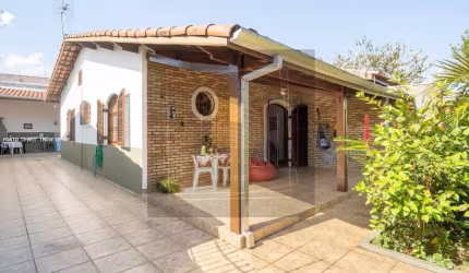 Casa para Locação em Caraguatatuba, Jardim Brasil, 2 dormitórios, 2 banheiros, 5 vagas