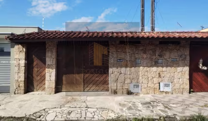 Casa para Locação em Caraguatatuba, Loteamento Recreio Juqueriquerê, 2 dormitórios, 1 suíte, 3 banheiros, 2 vagas