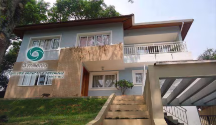Linda casa na venda/locação na Granja Viana 4 dorms(1suíte)