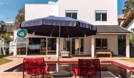 Casa para locação Mobiliada Granja Viana 3 suítes, piscina