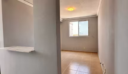 Apto bem localizado em  condomínio com área de lazer