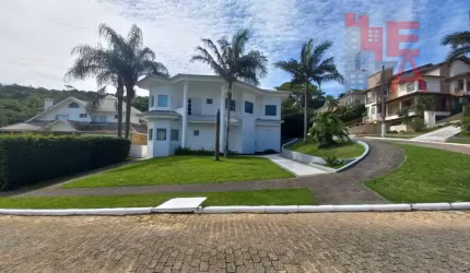 Casa à venda no bairro Cacupé - Florianópolis/SC