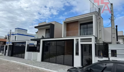 Casa à venda no bairro Ingleses do Rio Vermelho - Florianópolis/SC