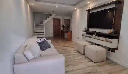 Sobrado à venda na Santa Teresinha com 114m² 2 dormitórios 2 banheiros 1 vaga