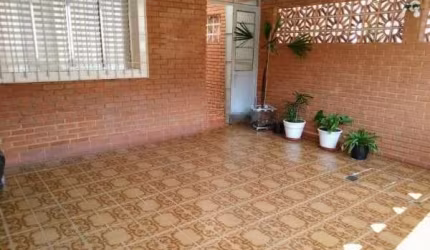 Casa à venda no Jardim Dom Bosco com 136m² 3 dormitórios 1 suíte 2 banheiros 2 vagas