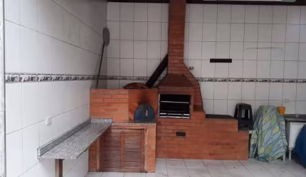 Casa no Ipiranga, 270m², 5 dormitórios.