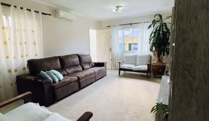 Casa à venda na Vila Mazzei com 280m² 3 dormitórios 1 suíte 4 banheiros 6 vagas