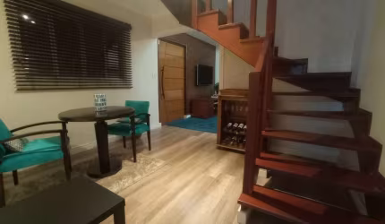 CASA - SOBRADO São 200 mts de area construida 3 dormitorios, 2 banheiros,  2 salas Copa e
