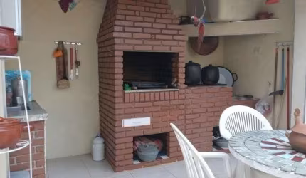 Casa térrea á venda com 4 quartos em Vila Diva