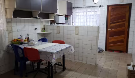 Sobrado a venda com 3 Dormitórios e 3 vagas de garagem no Jardim Santa Helena - São Paulo - SP