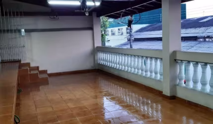 Casa Assobradada no Butantã com 3 quartos 2 vagas, 3 banheiros.