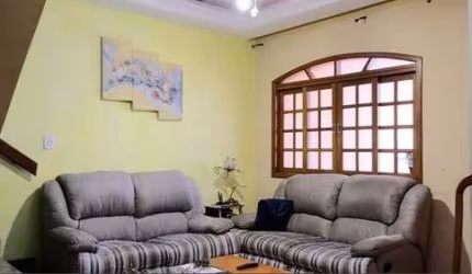 Sobrado á venda  no Tatuapé  com 158m² 5 dormitórios 2 suítes 4 banheiros 1 vaga.