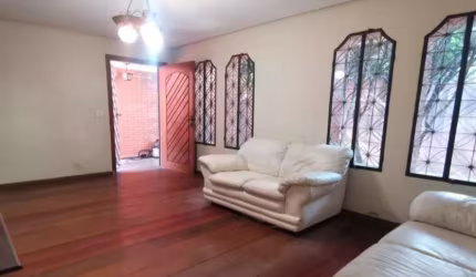 Sobrado á venda na Vila Sônia com 240m² 2 dormitórios 2 banheiros 2 vagas
