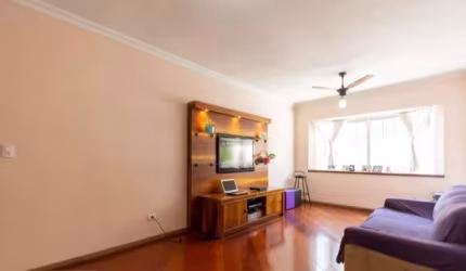 Sobrado à venda no Morumbi, São Paulo-SP: 3 quartos, 1 suíte, 4 banheiros, 3 vagas de garagem, 250m². Confira!
