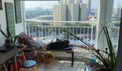 Apartamento na Barra Funda de 62m² com 2 dormitórios, 1 suíte, 1 banheiro e 1 vaga.