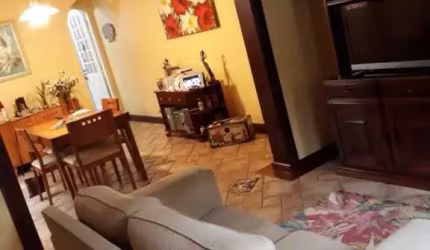 Sobrado à venda no Rio Pequeno com 3 dormitórios 1 suíte 4 banheiros  2 vagas