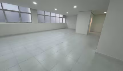 CONJUNTO COMERCIAL NA REGIÃO DA AVENIDA PAULISTA