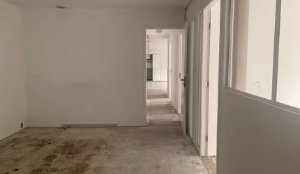 Conjunto comercial na região da Berrini. Classif BB