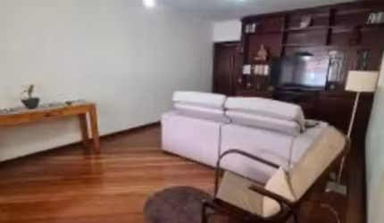 Casa à venda na Vila Santa Catarina com 280m² 4 dormitórios 3 suítes 5 banheiros 2 vagas