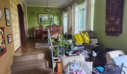 Casa à venda na Vila Caiúba com 213m² 3 dormitórios 1 suíte 4 banheiros 4 vagas