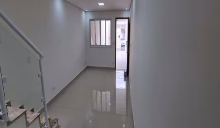 Sobrado 3 Dormitórios, 1 suíte e com 2 vagas