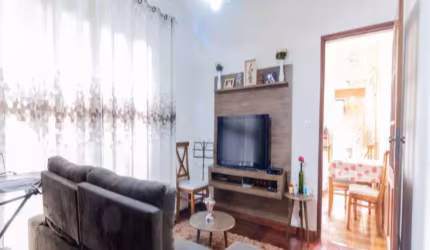 Imperdível: Casa à venda em São Paulo - SP, bairro Socorro, 3 quartos, 1 suíte, 4 banheiros, 2 vagas de garagem, 150m² de área.