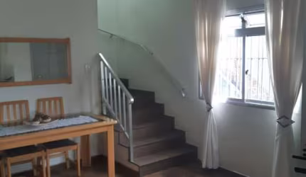 Casa à venda na Vila Nhocune com 205m² 3 dormitórios 1 suíte 3 banheiros 9 vagas