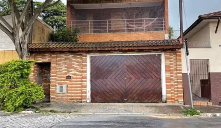 Casa Sobrado Ipiranga de 250m² 4 dormitórios 4 suítes 5 banheiros 2 vagas