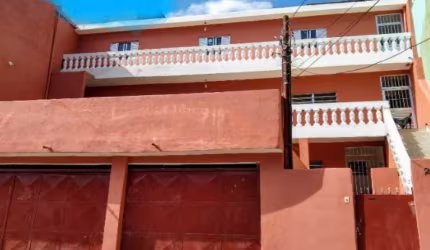 Casa à venda no Jardim São Luís com 180m² 4 dormitórios 3 banheiros 3 vagas