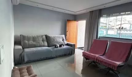 CASA  ASSOBRADADA COM EXCELENTE ACABAMENTO