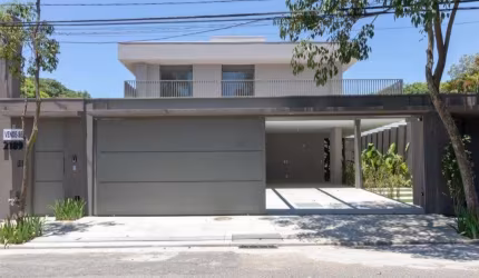 Sobrado no Alto de Pinheiros com 371m² 4 dormitórios 4 suítes 4 banheiros 6 vagas!
