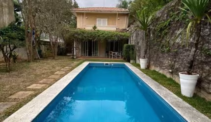 Casa Mobiliada com PISCINA de 370 m²  para locação em Campo Belo, São Paulo