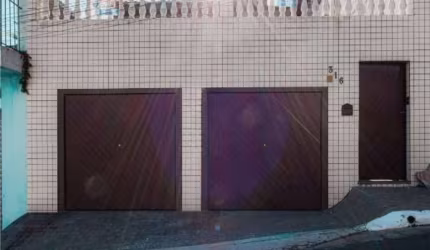 Casa a venda com 240m2 , 3 banheiros , 3 dormitorios, 4 vagas