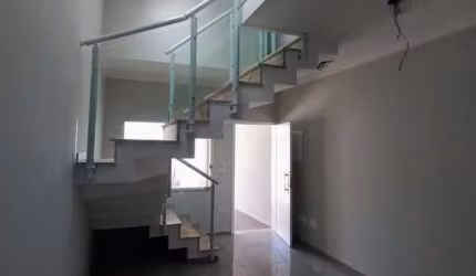 Casa no Jardim Cidália, 110m², 2 Dormitórios.