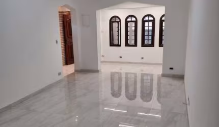 Sobrado à Venda - 160m² - 3 quartos - Vila Campo Grande - R$ 640.000,00