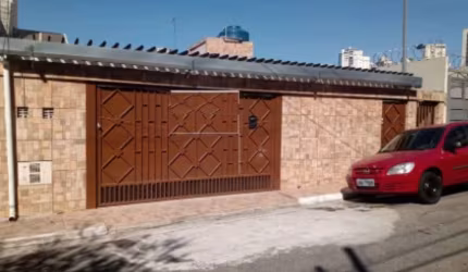 Casa com 4 Quartos e 3 banheiros à Venda, 220 m² por R$ 650.000
