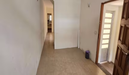Casa Ampla com 4 Quartos e Localização Privilegiada Próxima à Estação Santo Amaro