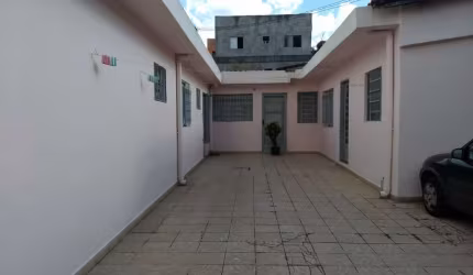 Casa térrea próximo ao Metro Campo Limpo
