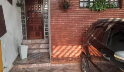 Terreno com 2 Casas em Jardim Guanhembu com 125m²